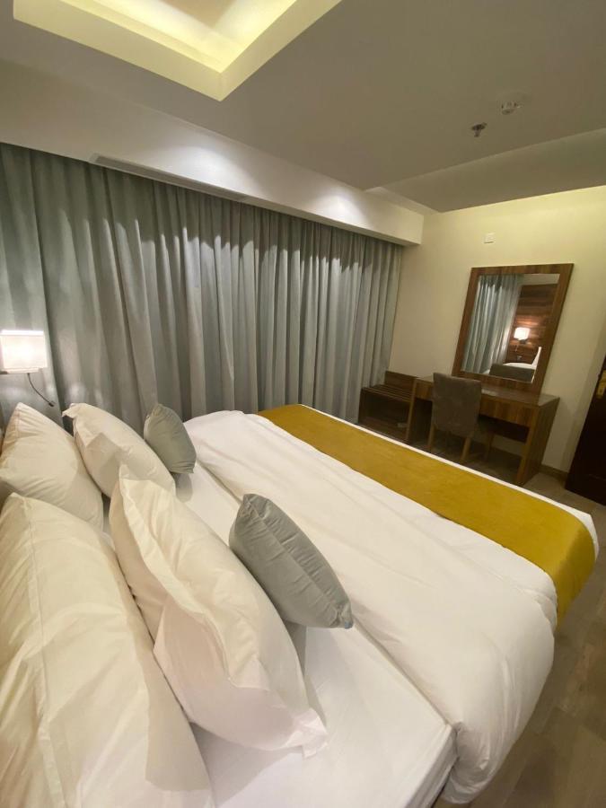 Moments Hotel Jeddah Bagian luar foto